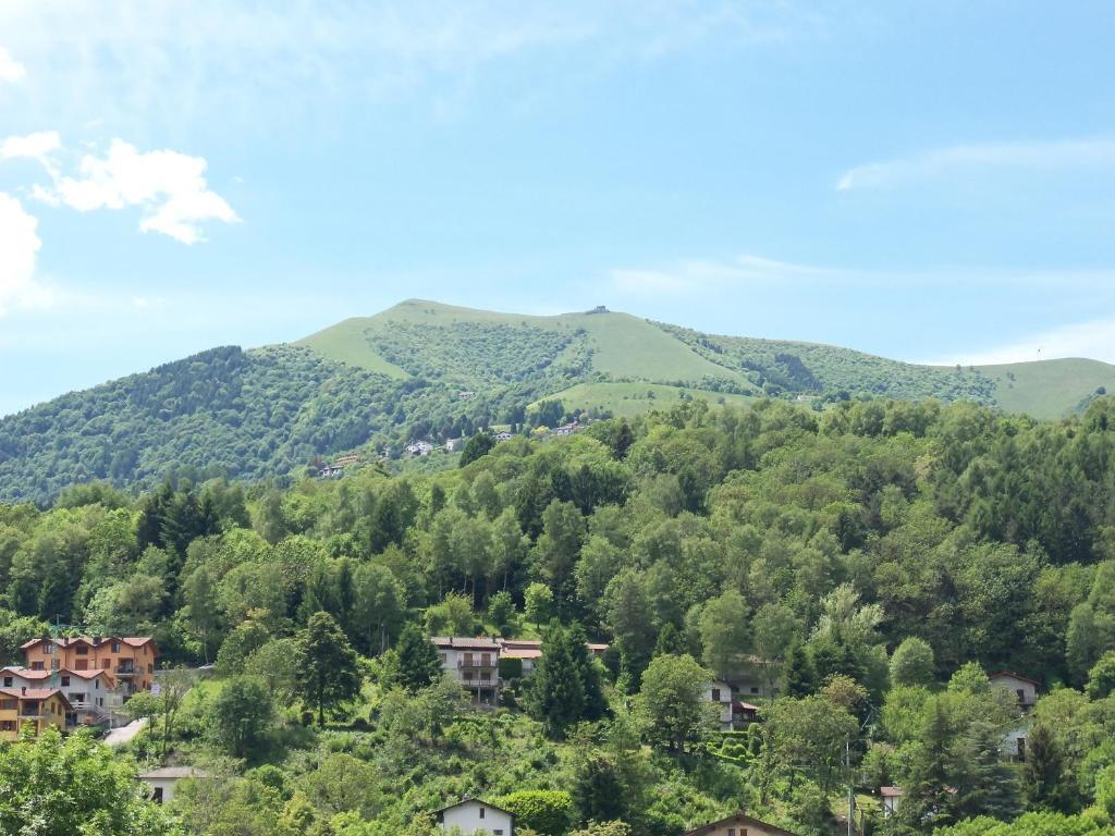 Hotel La Torre Castiglione dʼIntelvi Buitenkant foto